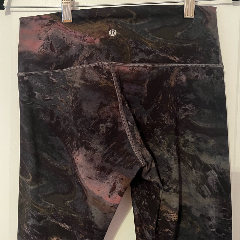 lululemon Align™ High-Rise
Crop 23"